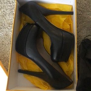 Fendi heel